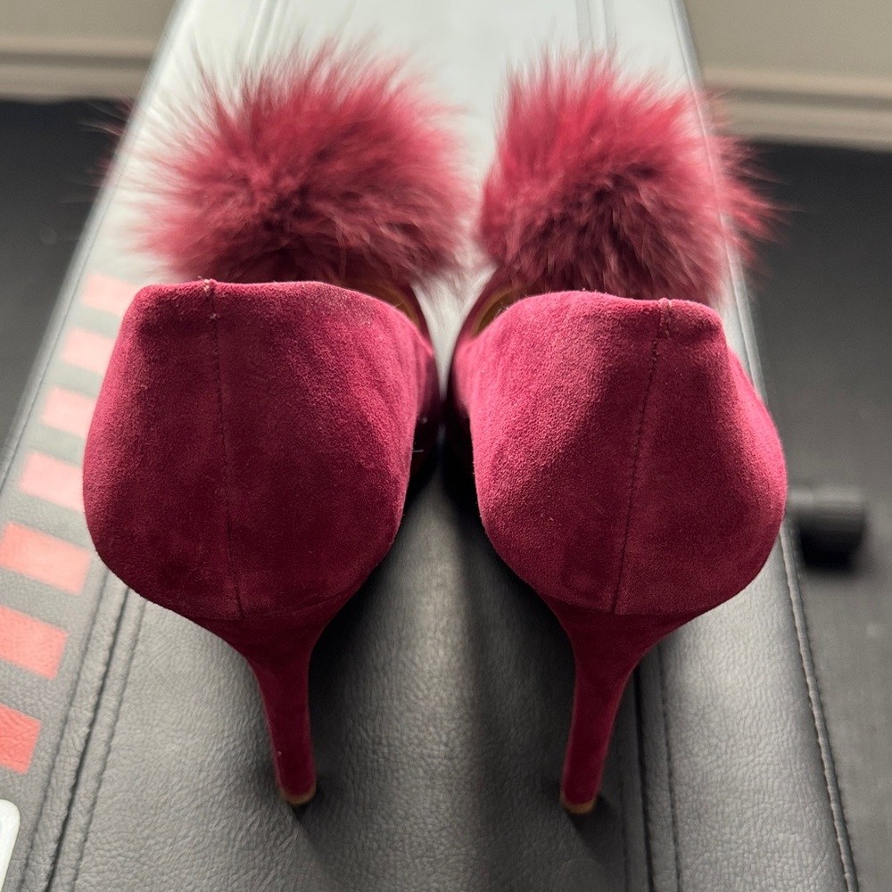 Gianni Bini Burgundy Suede Pumps Real Fox Fur Pom Pom Heels Size 8.5M - Picture 4 of 5